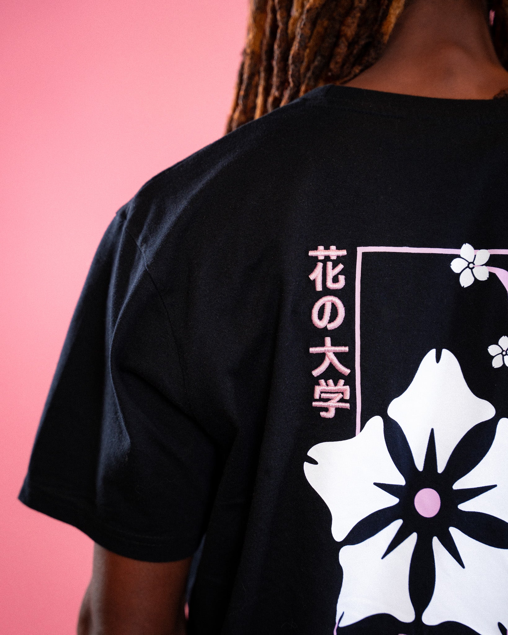 t shirt noir et rose hayami fleur de cerisier japon cadeau